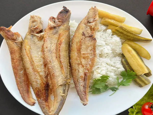 Fried Fish with Steam Rice