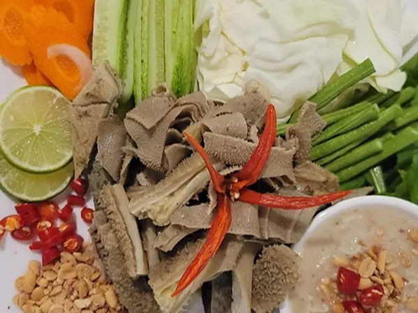 Beef stomach with Prohok sauce
