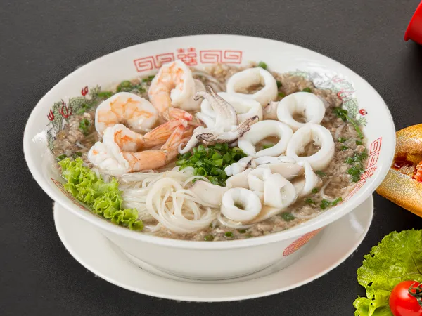 Seafood Noodle Soup-Roll